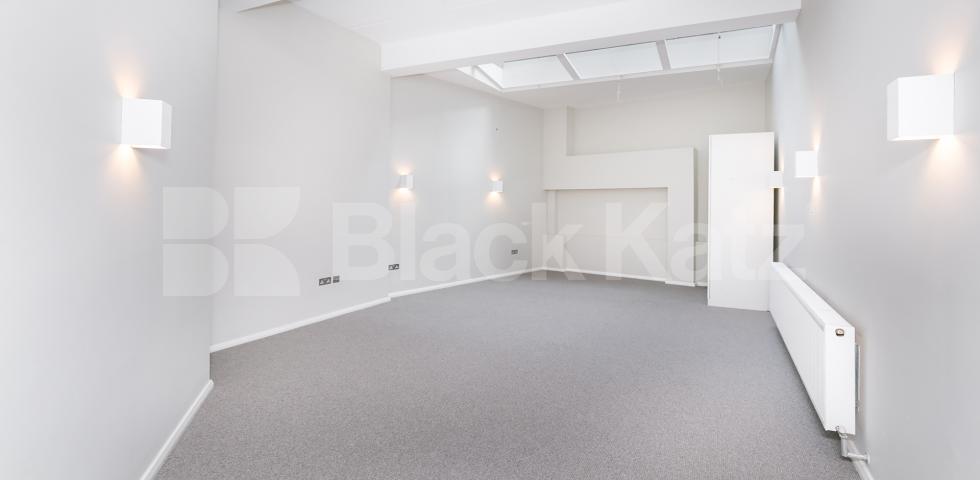 			WAREHOUSE CONVERSION IN ANGEL-OLD STREET-SHOREDITCH, 3 Bedroom, 1 bath, 1 reception Flat			 EAGLE HOUSE-EAGLE WHARF ROAD, ANGEL-OLD STREET-SHOREDITCH